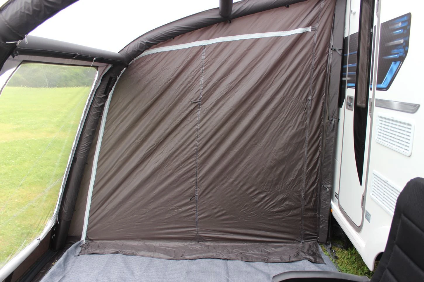 Outdoor Revolution Sportlite Air 320 EX Caravan Awning 10 Outdoor Revolution Sportlite Air 320 EX Caravan Awning - Image 10